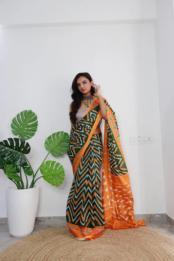 HANDICRAFT_WOMEN'S_Ikkat_PRINT_PURE_SOFT_COTTON_SAREE_WITH_BLOUSE_PIECE_With_Blouse_Piece
